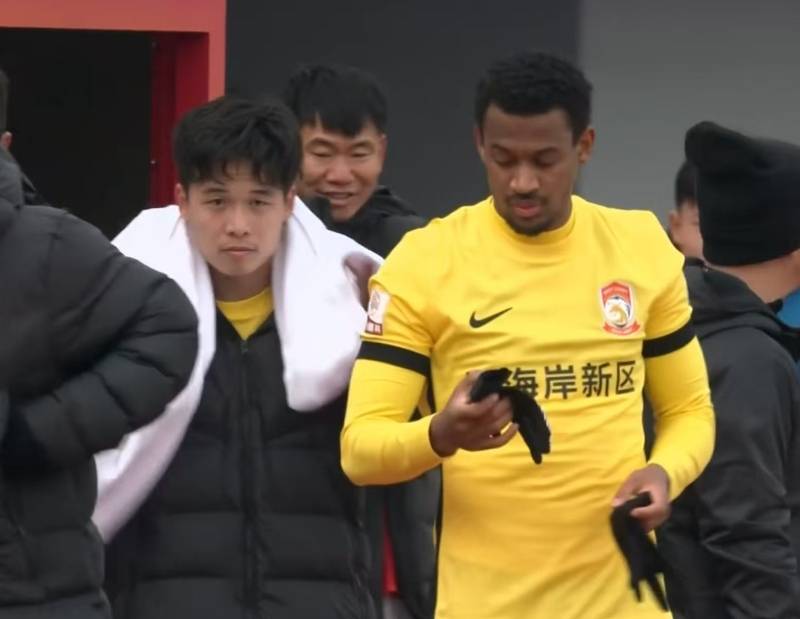 成都钱宝主场告负，积分榜位列垫底
