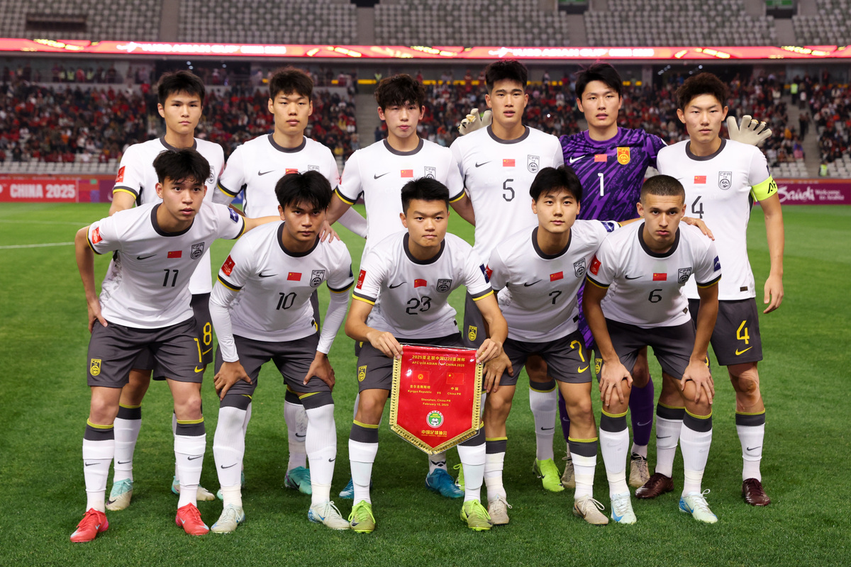 国内足球职业队实力大比拼，四面楚歌
