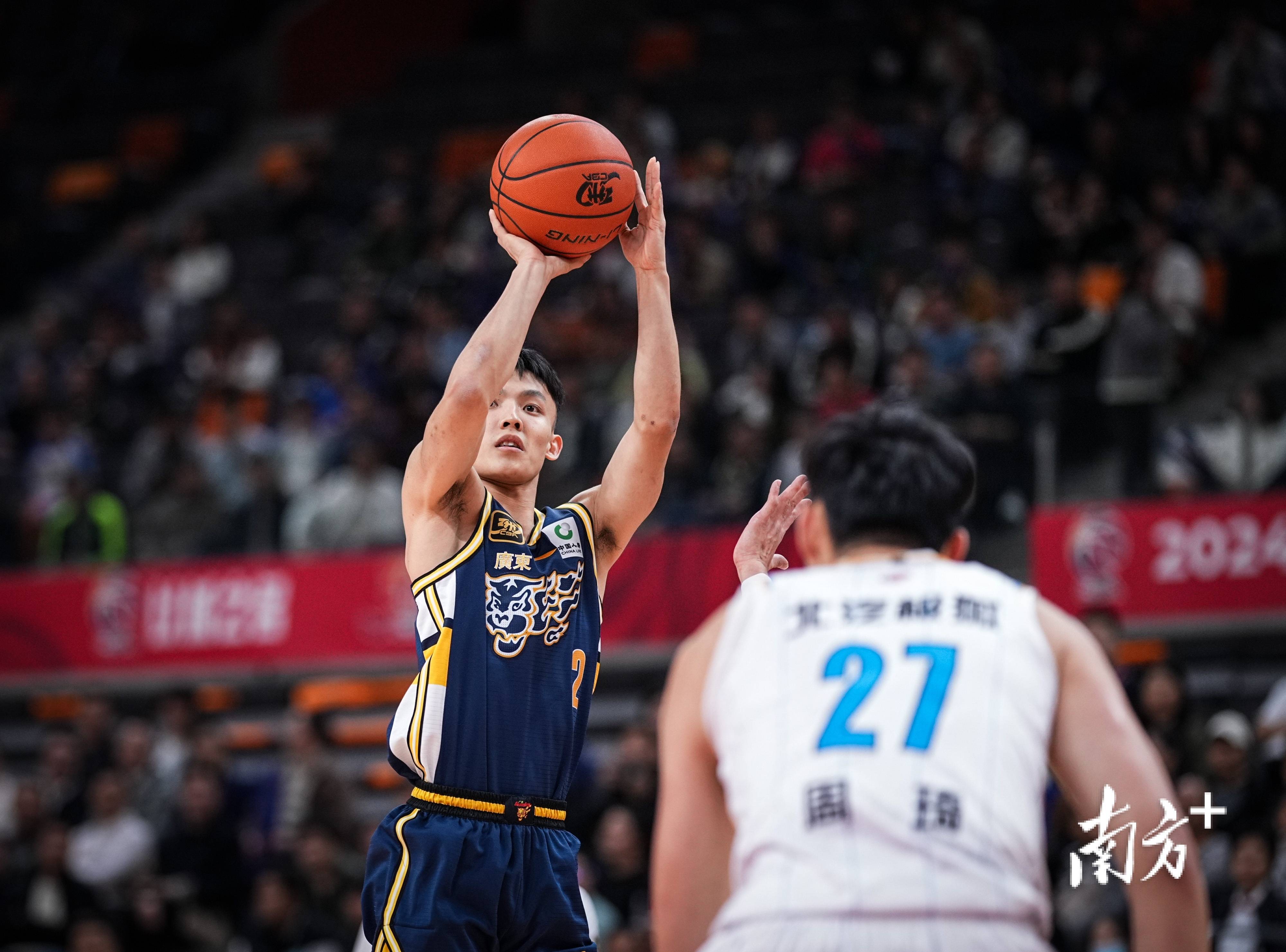 广东男篮取得高光表现，豪取连胜的简单介绍