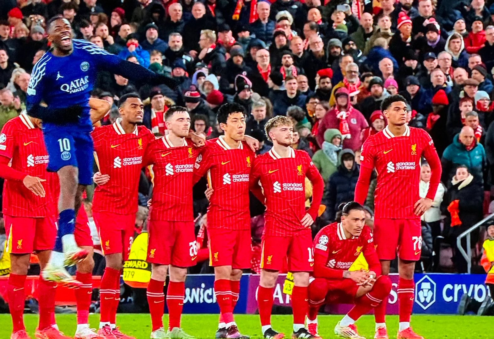 拜仁迎战阿贾克逊,双方不甘示弱 拜仁迎战阿贾克逊,双方不甘示弱