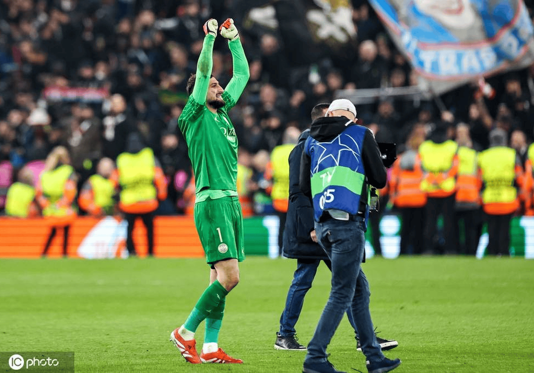 利物浦力克巴黎,晋级欧冠八强! 利物浦力克巴黎,晋级欧冠八强!