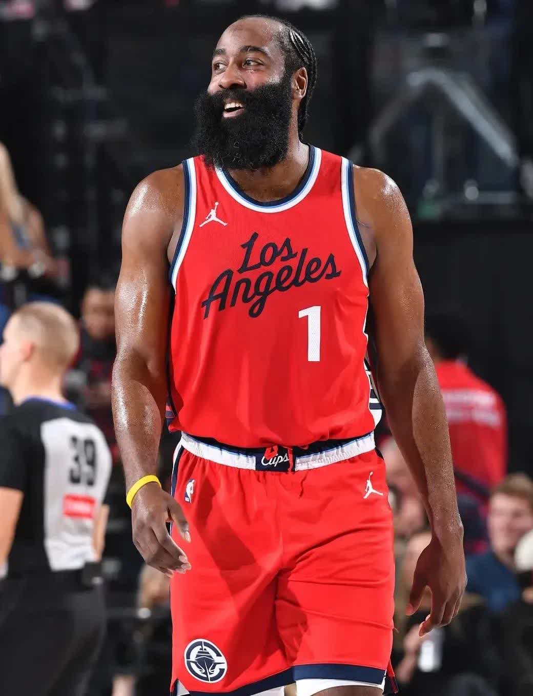 猛龙胜独行侠，哈登三分球