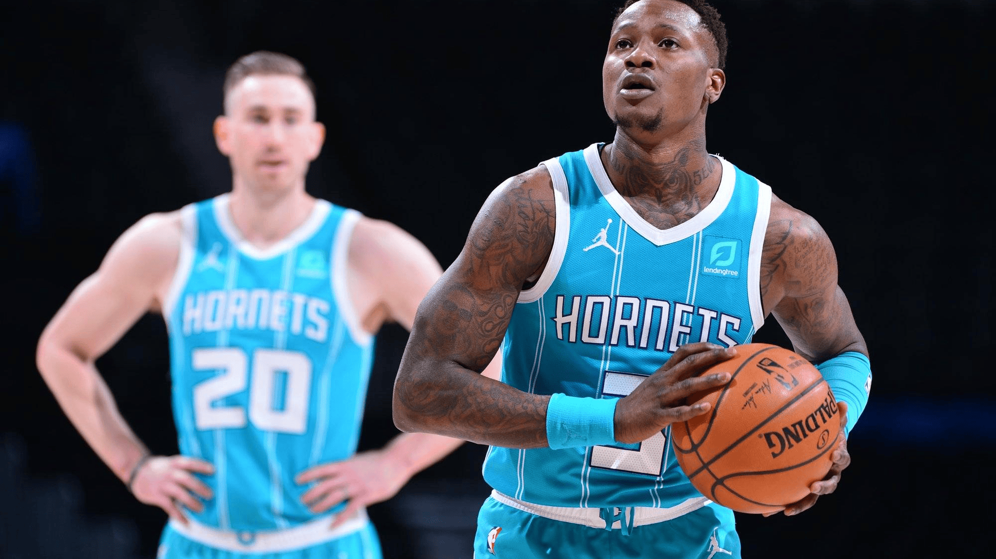 尼克斯击败黄蜂保持主场优势 尼克斯击败黄蜂保持主场优势