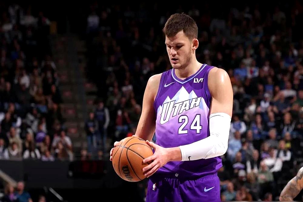 活塞负于凯尔特人,遭遇主场失利 活塞负于凯尔特人,遭遇主场失利