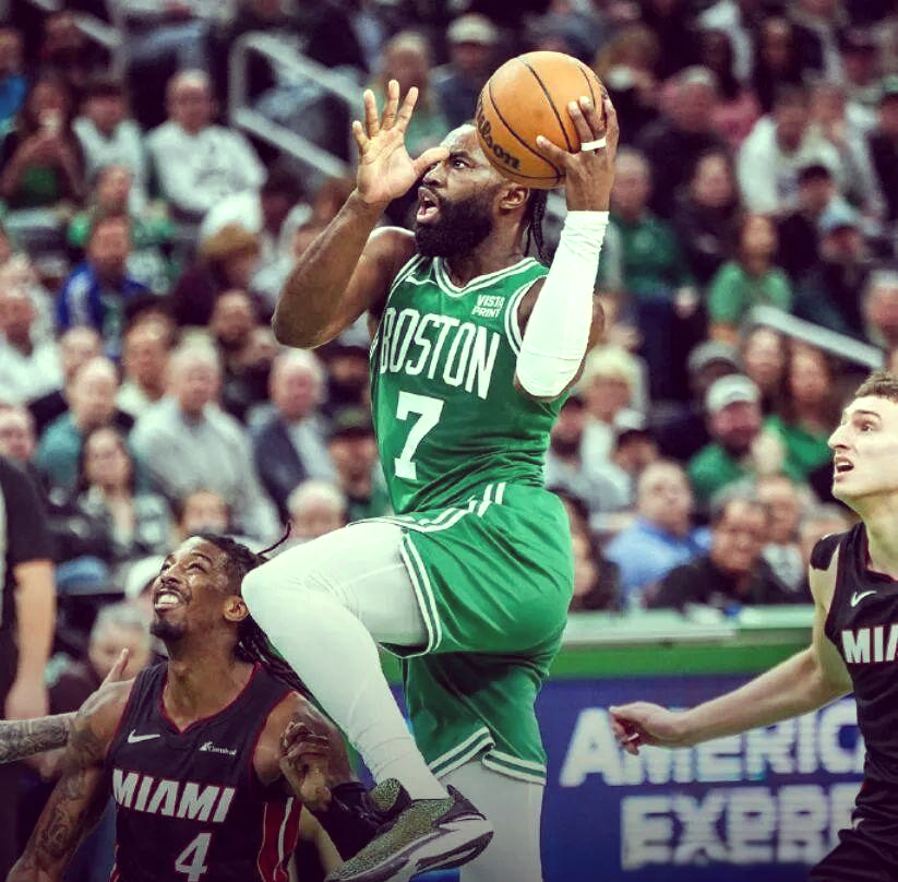 活塞负于凯尔特人,遭遇主场失利 活塞负于凯尔特人,遭遇主场失利