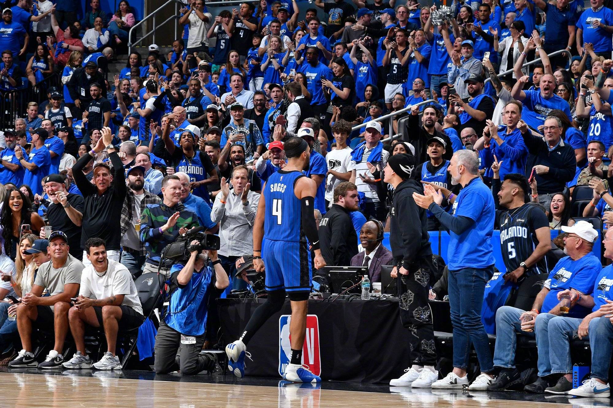 爵士再次夺冠,击败公牛晋级总决赛 爵士再次夺冠,击败公牛晋级总决赛